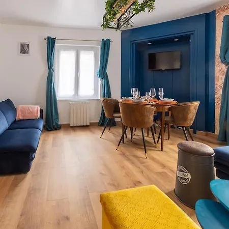 Centre Apartment *